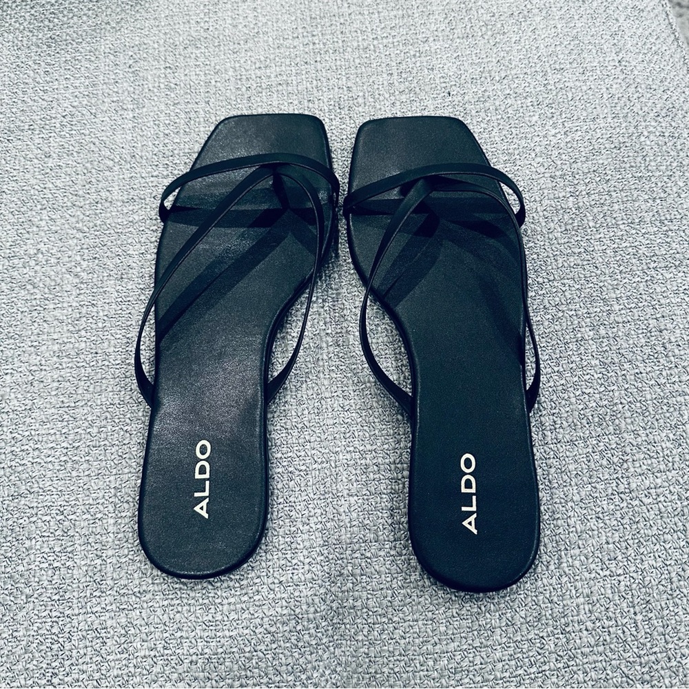 🆕 Aldo Black Sandals (US 8)